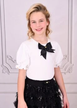 Aira Pleated Sleeve Top Snowdrop -Angels-Face Shop Aira Top Snowdrop lifestyle 1 cd399574 4d04 4ce8 b88e 2228d01c29a8