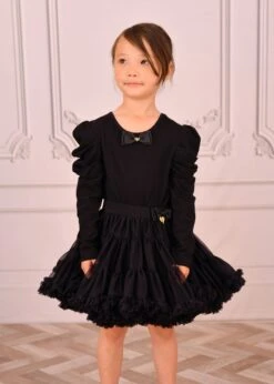 Aubrey Top Black -Angels-Face Shop Aubrey Top Black Lifestyle 2