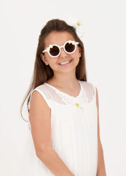 Paige Bow Sunglasses Snowdrop -Angels-Face Shop Paige Sunglasses Snowdrop Lifestyle