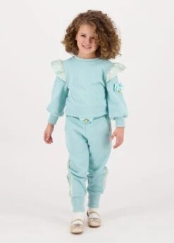 Posh Sweat Top Porcelain Blue -Angels-Face Shop Posh.Sweat Top Porcealin Blue Lifestyle