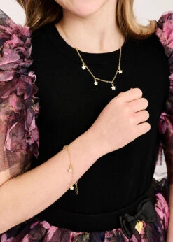 Star Necklace Gold -Angels-Face Shop Star Necklace Gold Lifestyle 2